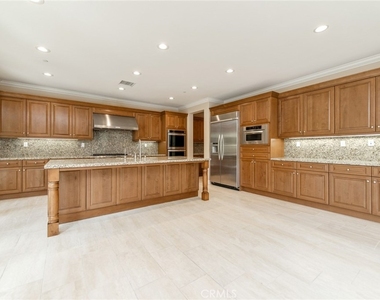 55 Hazelton - Photo Thumbnail 7