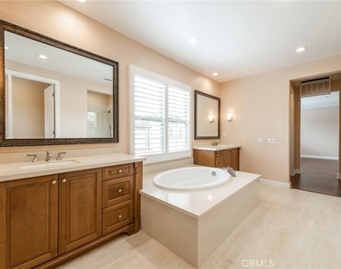 55 Hazelton - Photo Thumbnail 16