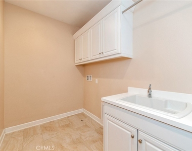 55 Hazelton - Photo Thumbnail 21