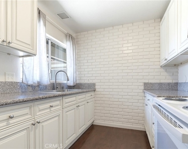 1067 S Citron - Photo Thumbnail 11