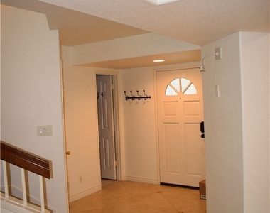 717 S.glenhurst Drive - Photo Thumbnail 4