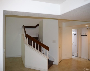 717 S.glenhurst Drive - Photo Thumbnail 3
