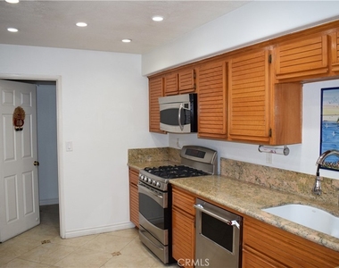 717 S.glenhurst Drive - Photo Thumbnail 8