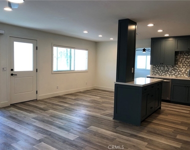 1505 Palm Avenue - Photo Thumbnail 11