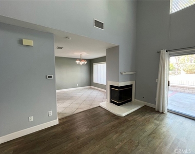 24305 Airporter Way - Photo Thumbnail 3