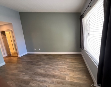 24305 Airporter Way - Photo Thumbnail 8
