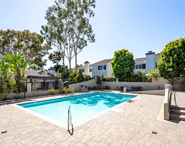 19751 Oceanaire Circle - Photo Thumbnail 38