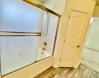1398 Madelena Lane - Photo Thumbnail 18
