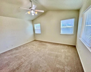 1398 Madelena Lane - Photo Thumbnail 14