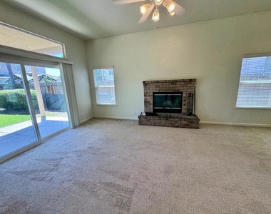 1398 Madelena Lane - Photo Thumbnail 7