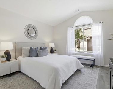 6121 Lambeck Lane - Photo Thumbnail 5