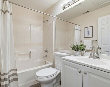 6121 Lambeck Lane - Photo Thumbnail 6