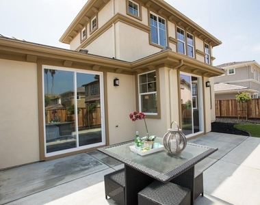 6462 Almaden Road - Photo Thumbnail 17