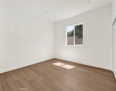 22538 Roscoe Boulevard - Photo Thumbnail 13