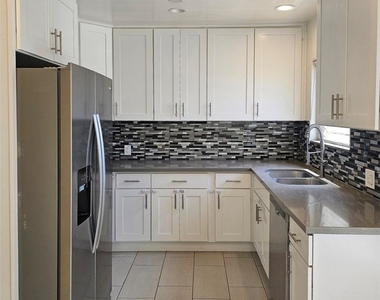 1026 San Rafael - Photo Thumbnail 9