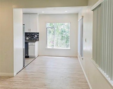 1026 San Rafael - Photo Thumbnail 8