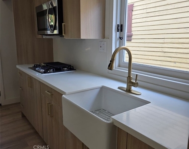 227 N Avenue 60 - Photo Thumbnail 6