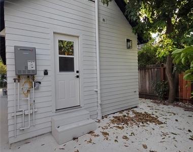 227 N Avenue 60 - Photo Thumbnail 26