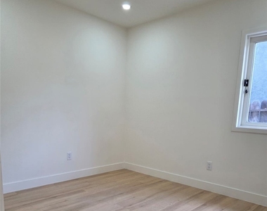 227 N Avenue 60 - Photo Thumbnail 16