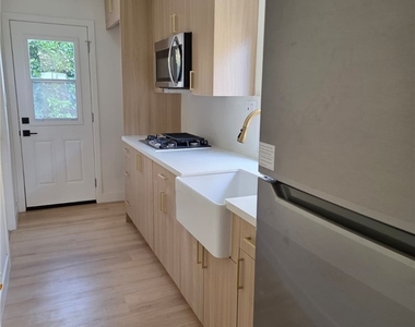 227 N Avenue 60 - Photo Thumbnail 10
