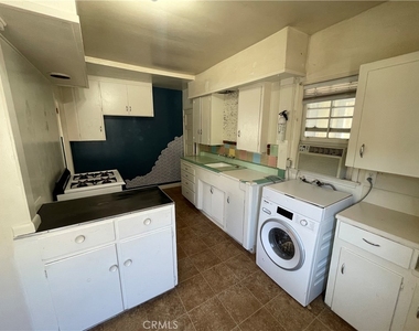 449 N 8th Avenue - Photo Thumbnail 8