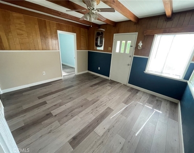 449 N 8th Avenue - Photo Thumbnail 1