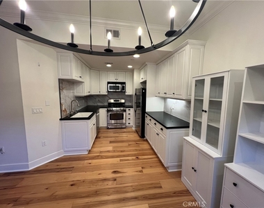 20402 Santa Ana Avenue - Photo Thumbnail 14