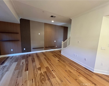 20402 Santa Ana Avenue - Photo Thumbnail 3