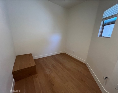 20402 Santa Ana Avenue - Photo Thumbnail 34