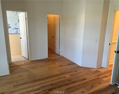 20402 Santa Ana Avenue - Photo Thumbnail 28