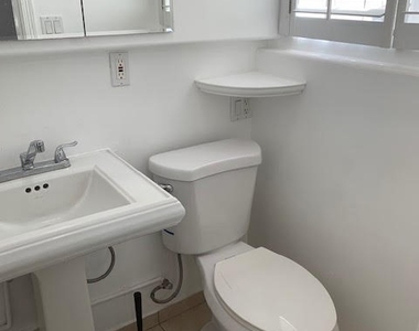244 Fernfield Street W - Photo Thumbnail 5