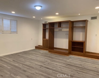 244 Fernfield Street W - Photo Thumbnail 4