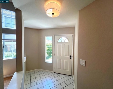1115 Crest Ridge Ln - Photo Thumbnail 3