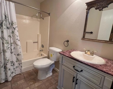 1115 Crest Ridge Ln - Photo Thumbnail 12