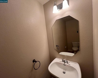 1115 Crest Ridge Ln - Photo Thumbnail 6