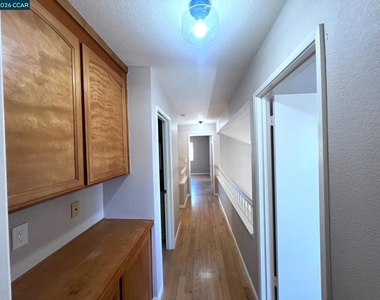 1115 Crest Ridge Ln - Photo Thumbnail 7
