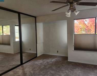 21109 Gary Drive - Photo Thumbnail 8
