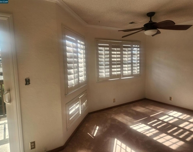 21109 Gary Drive - Photo Thumbnail 6