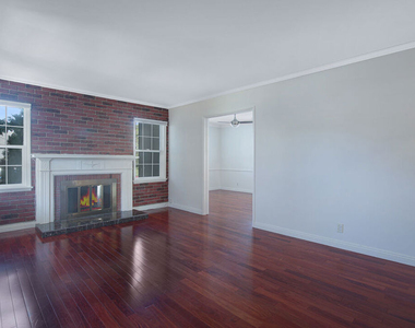 9408 Cattaraugus Avenue - Photo Thumbnail 4