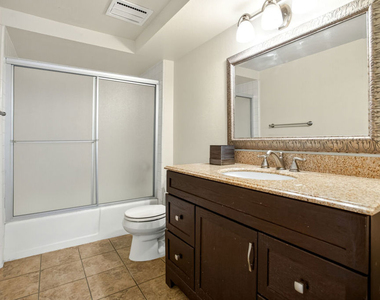 1110 S Shenandoah Street - Photo Thumbnail 11
