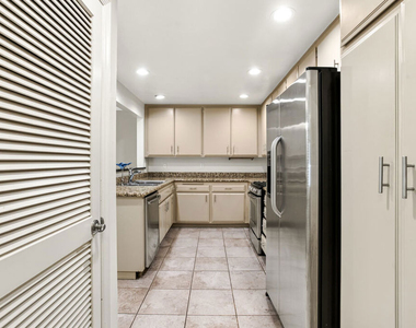 1110 S Shenandoah Street - Photo Thumbnail 8