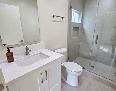 1165 Stanford St - Photo Thumbnail 9