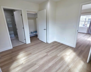 1165 Stanford St - Photo Thumbnail 12