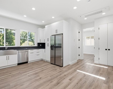 11615 Burbank Boulevard - Photo Thumbnail 3