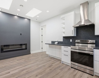 11615 Burbank Boulevard - Photo Thumbnail 5