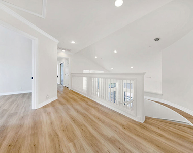 5532 Angelus Avenue - Photo Thumbnail 10