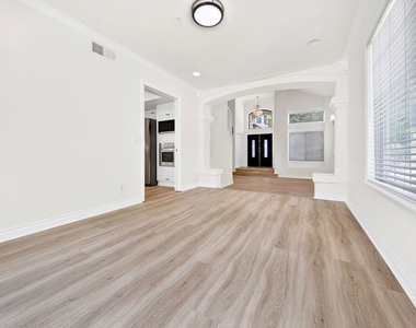 5532 Angelus Avenue - Photo Thumbnail 3