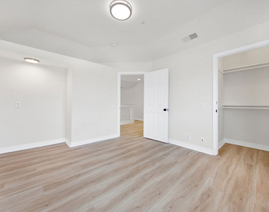 5532 Angelus Avenue - Photo Thumbnail 11