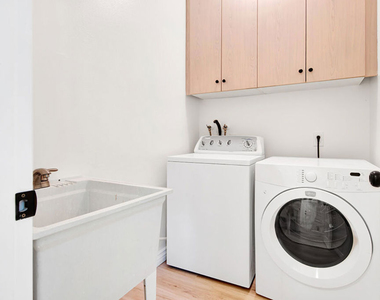 5532 Angelus Avenue - Photo Thumbnail 9