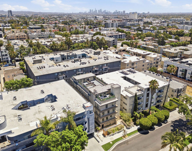 1434 N Poinsettia Place - Photo Thumbnail 15